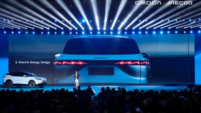 Omoda 7 resmi diperkenalkan di Beijing Auto Show 2024