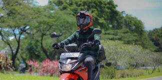 tips berkendara aman naik motor