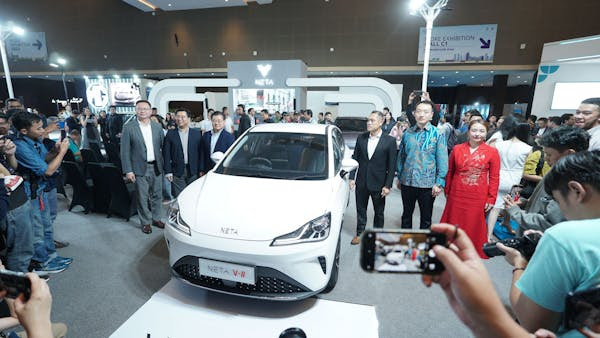 pevs 2024 pameran kendaraan listrik terbesar di asia tenggara