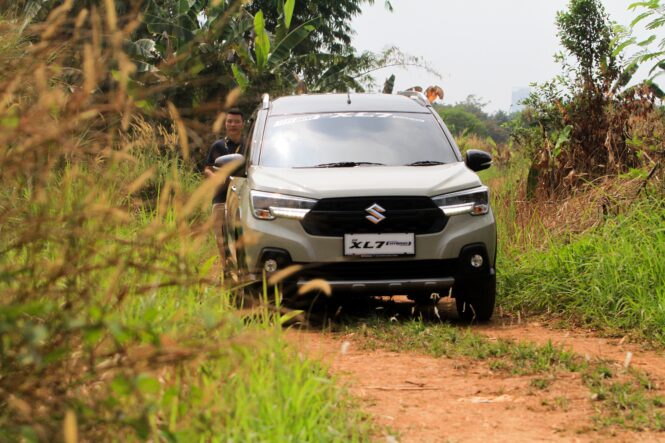 Suzuki XL7 Hybrid diajak berpetualang di medan off-road