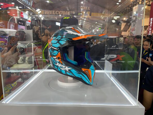 Helm JPX Fox 3 GIIAS