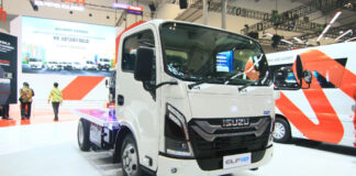 Kendaraan listrik Isuzu ELF jadi lambang inovasi menuju era elektrifikasi