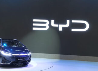 BYD Luncurkan MPV Listrik Pertama di Indonesia, Harga Mulai Rp300 Jutaan MPV listrik BYD M6 resmi mengaspal di Indonesia