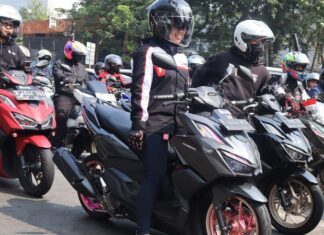 Berikut ini tips berkendara perempuan dari Wahana Honda