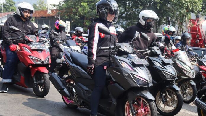 Berikut ini tips berkendara perempuan dari Wahana Honda