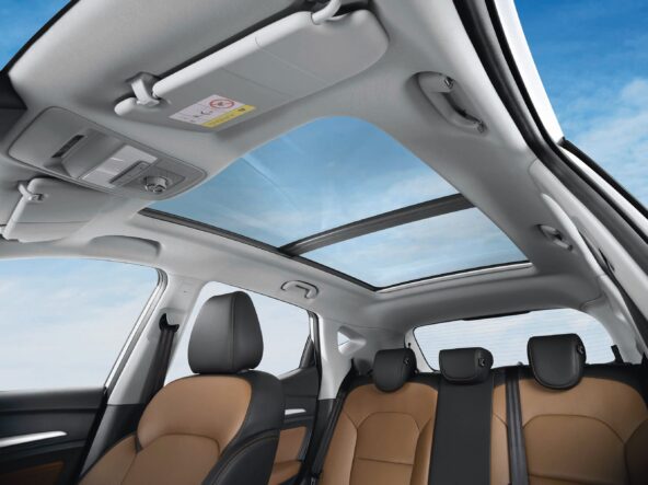 New MG ZS panoramic roof