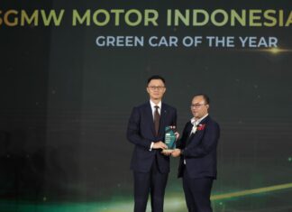 Wuling Sabet Gelar Green Car of The Year, Bukti Komitmen dalam Elektrifikasi wuling green car award