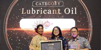 Federal Oil berhasil mendapatkan penghargaan Superbrands Award 2024 kategori pelumas sepeda motor