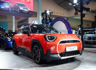 MINI Hadirkan Aceman, Crossover Listrik di GJAW 2024 Mini aceman gjaw 2024