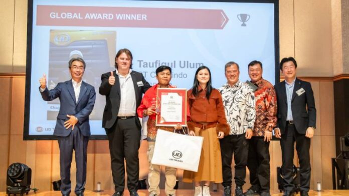 Pengemudi UD Trucks Indonesia menang kompetisi di Jepang