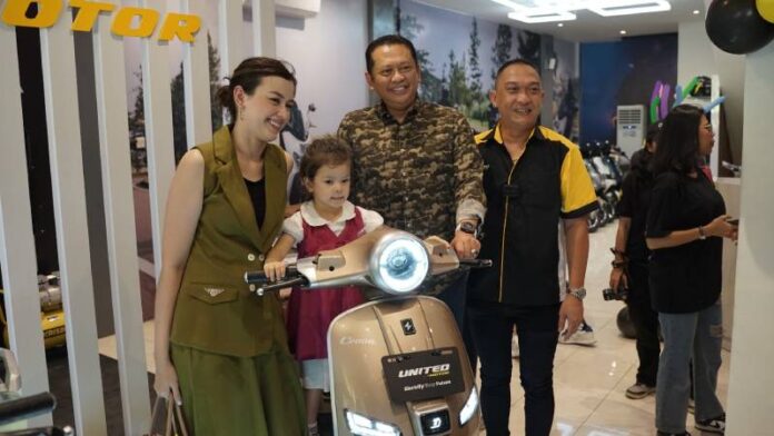 United E-Motor resmikan showroom motor listrik di Karawaci, Tangerang, Banten