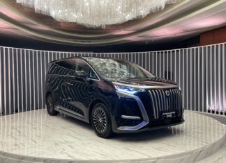 Denza D9: Mengubah Pandangan Tentang Mobil Listrik Premium MPV Listrik premium Denza D9