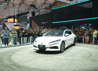 Denza Tampilkan Kemewahan Kendaraan Listrik di IIMS 2025 Denza Z9 GT IIMS 2025