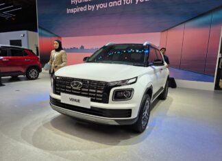 Hyundai Venue Resmi Meluncur di IIMS 2025, Siap Bersaing di Segmen SUV Kompak Hyundai Venue IIMS 2025