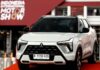 Mitsubishi Xforce tengah dites oleh pengunjung di IIMS 2025