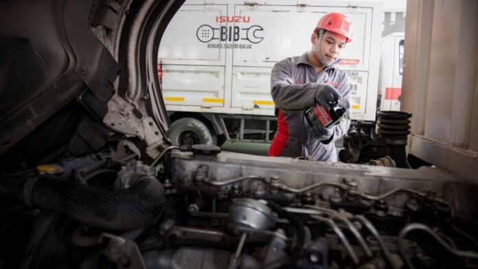 Isuzu Astra bagikan tips untuk menjaga performa kendaraan
