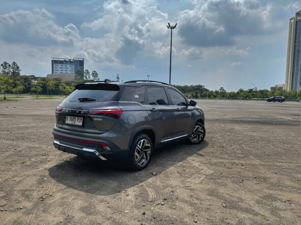 wuling almaz rs hybrid