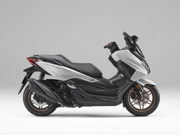 warna baru skutik premium honda forza