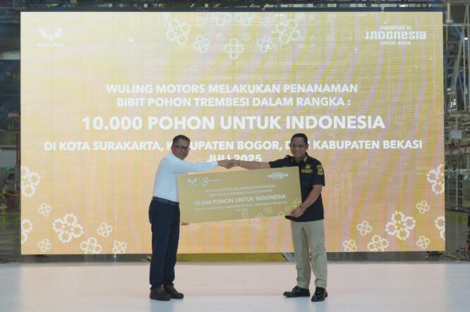 CSR wuling motors 8 tahun 10.000 pohon