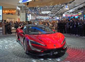 Teknologi Suspensi Pintar DiSus Milik BYD yang Bisa Loncat, Bukan Soal Kenyamanan Saja teknologi disus byd denza giias 2025