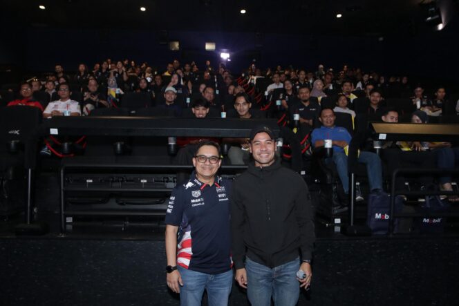 Nonton bareng mobil formula 1
