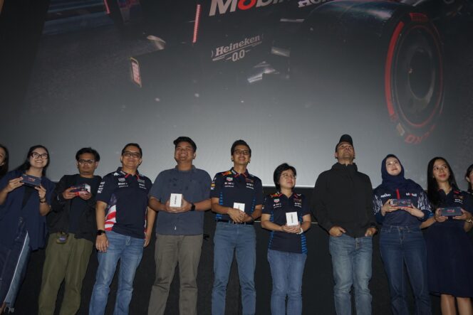 Nonton bareng mobil formula 1