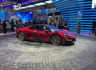 BYD Pamer Denza Z9 dan YangWang U9 di GIIAS 2025 Yangwang U9 giias 2025