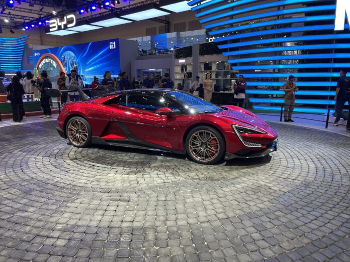 Yangwang U9 giias 2025