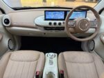 New BinguoEV dilengkapi dengan dua layar TFT full-color berukuran 10,25 inci, tombol setir multifungsi, serta cruise control untuk pengalaman berkendara yang praktis dan intuitif