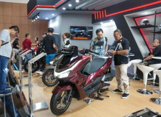 Tiga Motor Honda Terjual Lebih dari 1.000 Unit di GIIAS 2025 honda pcx160 giias 2025
