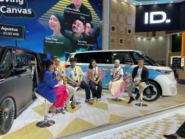 ID. Buzz kolaborasi maxdecal dan seniman muda GIIAS 2025