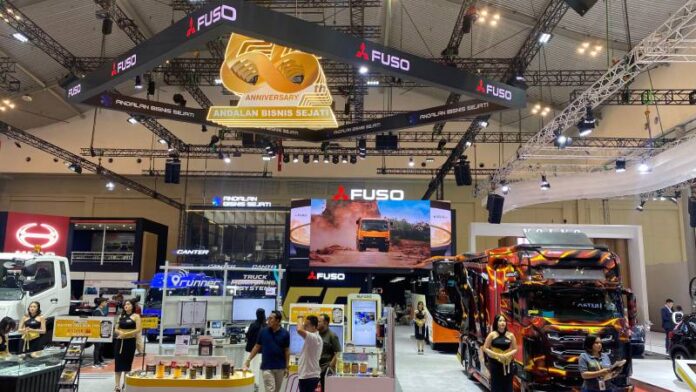 Booth Mitsubishi Fuso