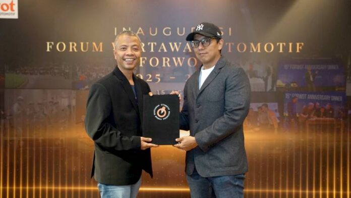 Krisna Arie (kanan) Ketua Umum FORWOT 2025-2029