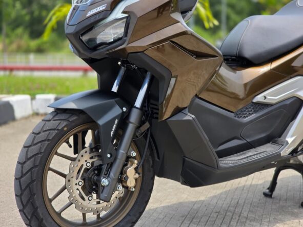  Honda ADV160 Roadsync