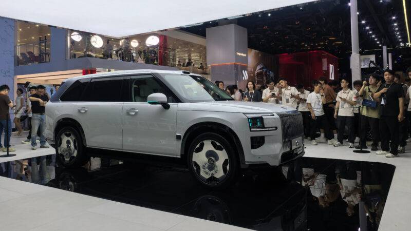 Zeekr 9X PHEV