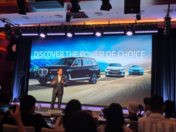 bmw group pimpin pasara mobil premium