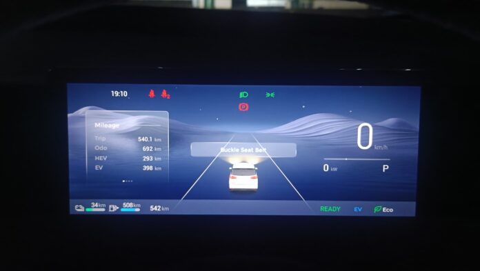 Menguji Wuling Darion PHEV