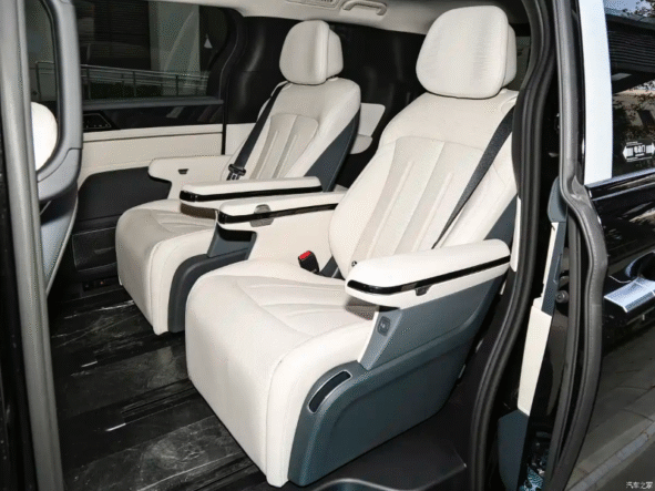 Interior BYD M9 MPV PHEV