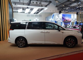 50 Unit Mobil Listrik MAXUS Jadi Armada Premium GrabExecutive maxus mifa 9 grabexecutive