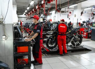 Servis Motor Yamaha Pas Libur Nataru Makin Mudah mekanik yamaha servis motor