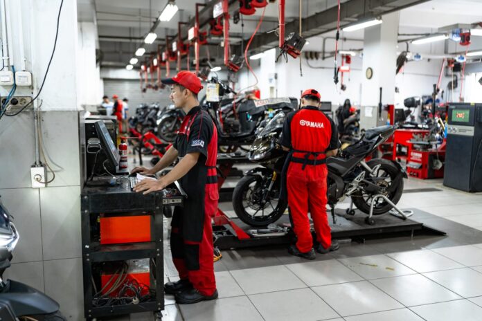 mekanik yamaha servis motor