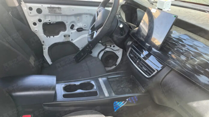 interior byd m6 facelift