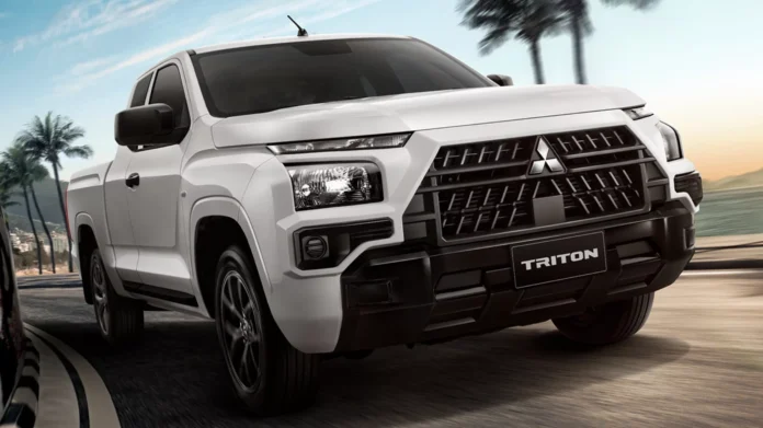mitsubishi triton street
