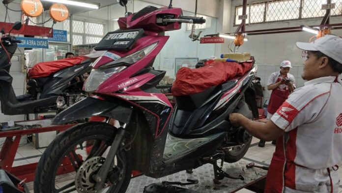 Servis motor Honda