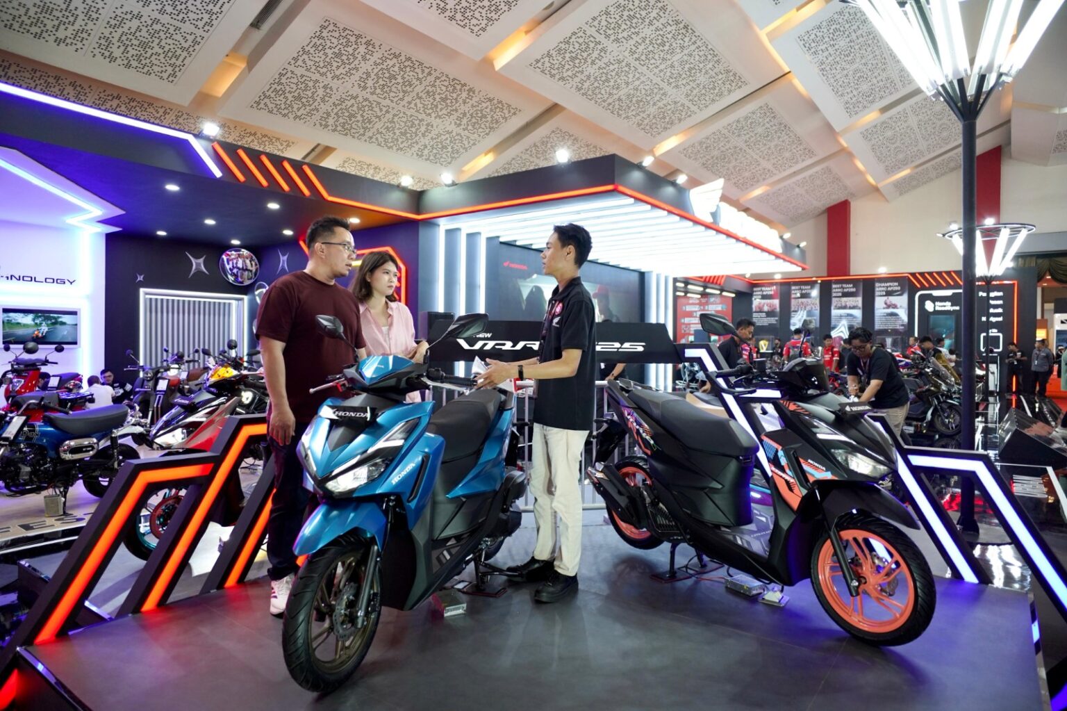 AHM Pamerkan Motor Harian Hingga Adventure di IIMS 2026 - Rockomotif