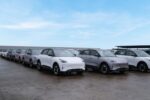 Foto 2. Geely Auto Indonesia memulai distribusi batch pertama Geely EX2 dari fasilitas perakitan PT Handal Indonesia Motor (HIM) di Purwakarta ke jaringan diler resmi