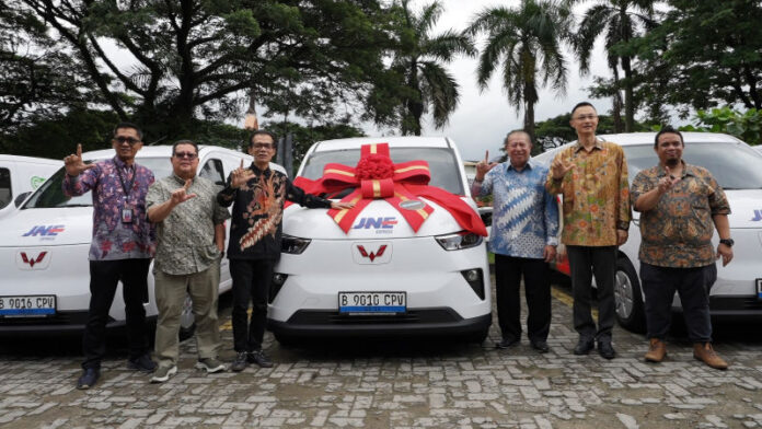 Wuling Mitra EV jadi kendaraan operasional JNE