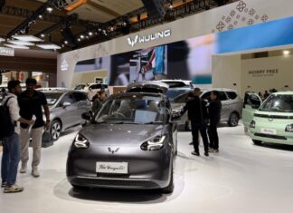 Pikat Pengunjung IIMS 2026, Wuling Motors Hadirkan Line Up Lengkap Wuling Motors