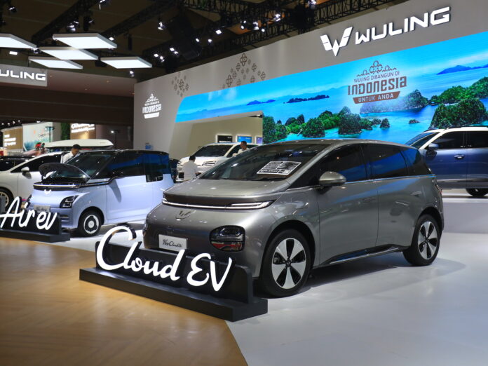 wuling new cloud ev