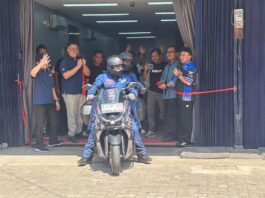 Maxdecal Gandeng Pasutri Touring Jelajahi Indonesia Timur Maxdecal pasutri touring